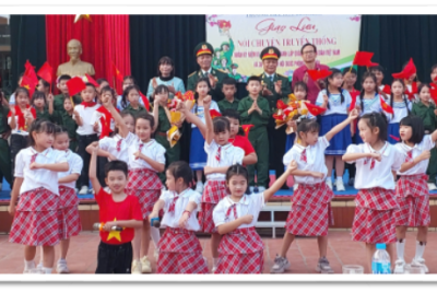 Hoạt động ngoại khóa “Nói chuyện truyền thống” nhân ngày thành lập Quân đội nhân dân Việt Nam 22-12