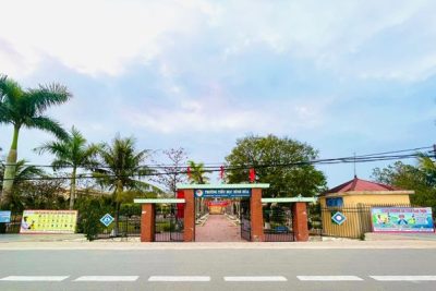 CỔNG TRƯỜNG AN TOÀN GIAO THÔNG – BẢO VỆ NỤ CƯỜI TRẺ THƠ